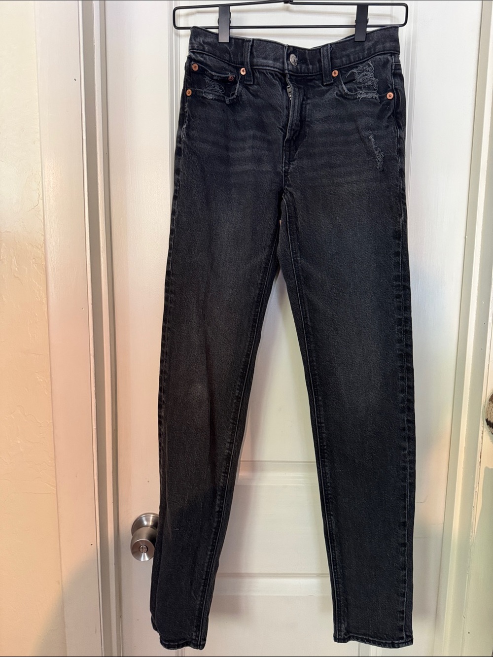 American Eagle Outfitters Black Slim tapered  stretch jeans size 00